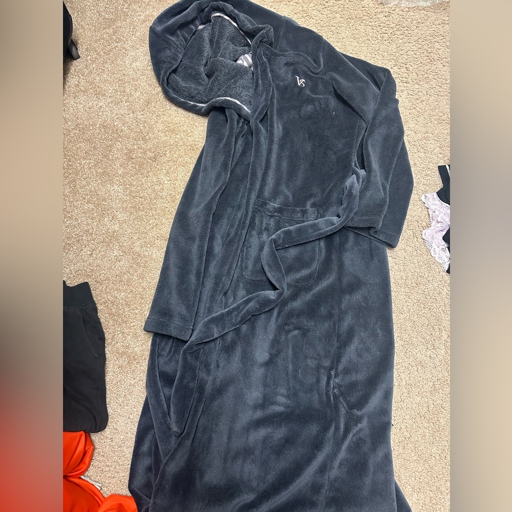 Victoria's Secret Gray Robe - Picture 2 of 5